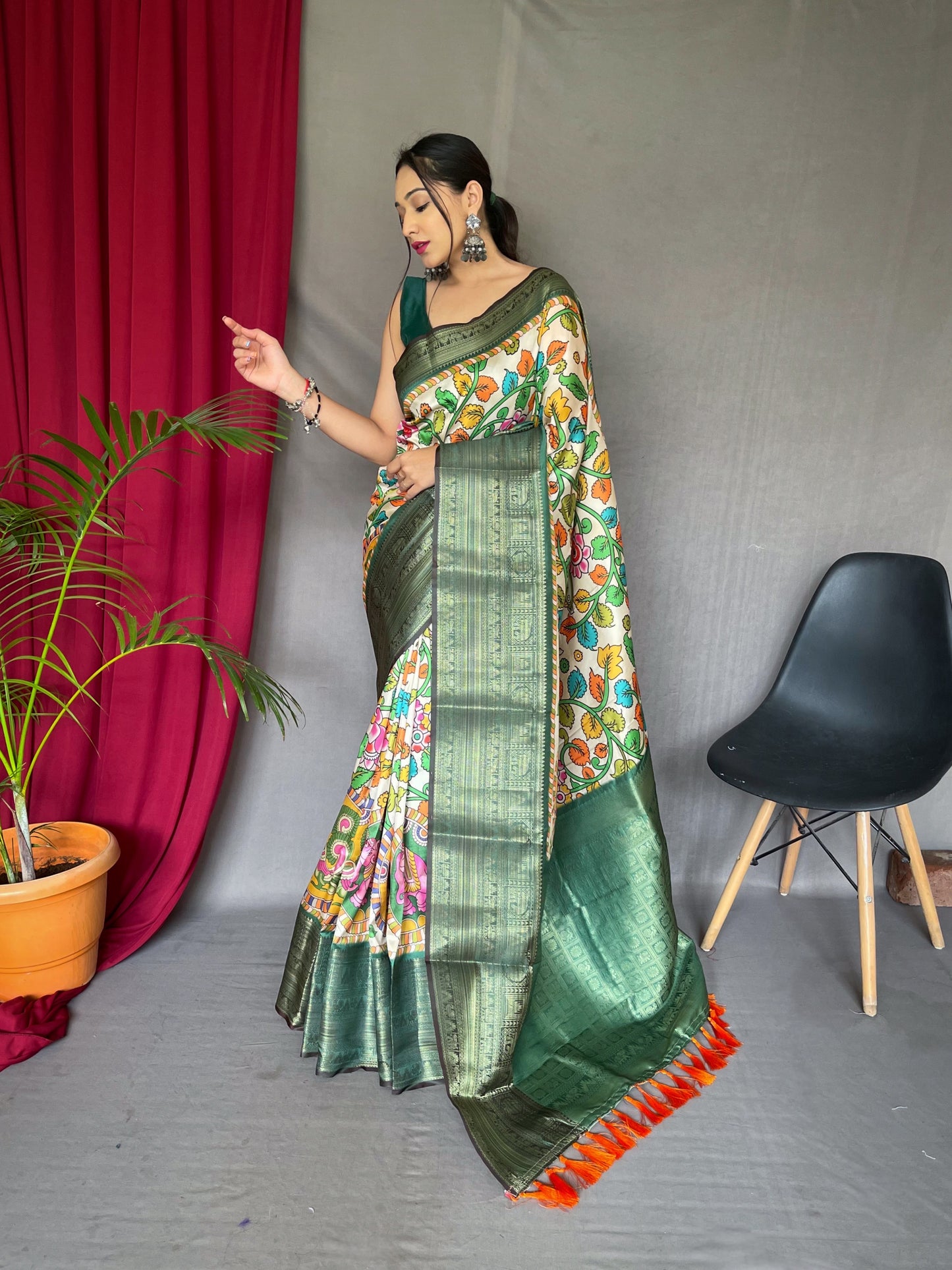 Kalamkari Gala Printed Woven Saree Off-White Green